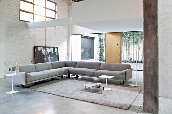 2008年弘第跨足家具，今年即將邁入第5個年頭，為感謝